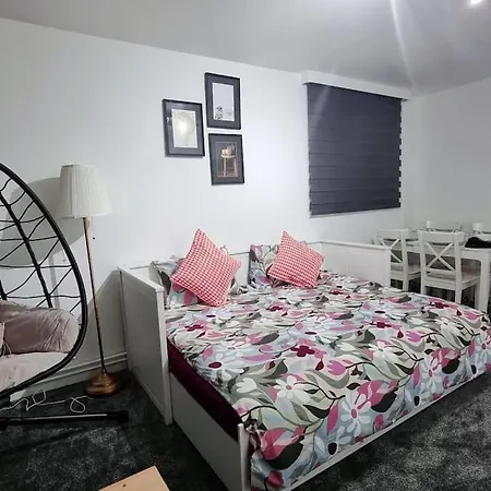 1 Bed Flat With Free Parking In E13 Apartment London Exterior photo