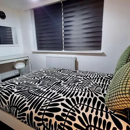 1 Bed Flat With Free Parking In E13 Apartment London Exterior photo